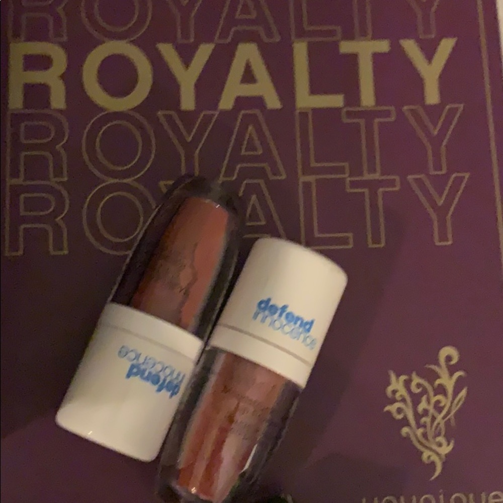 Younique Defend Innocense Lip Powder LIMITED